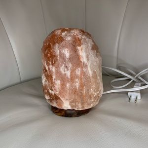 Himalayan salt rock lamp